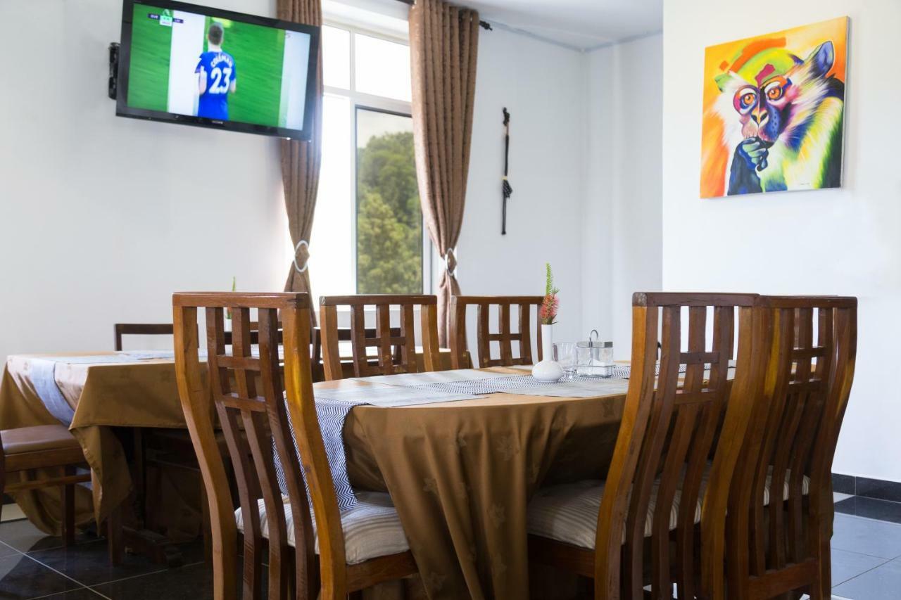 Two Mountains Lodge Arusha Bagian luar foto