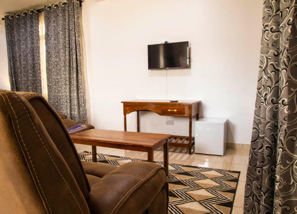 Two Mountains Lodge Arusha Bagian luar foto